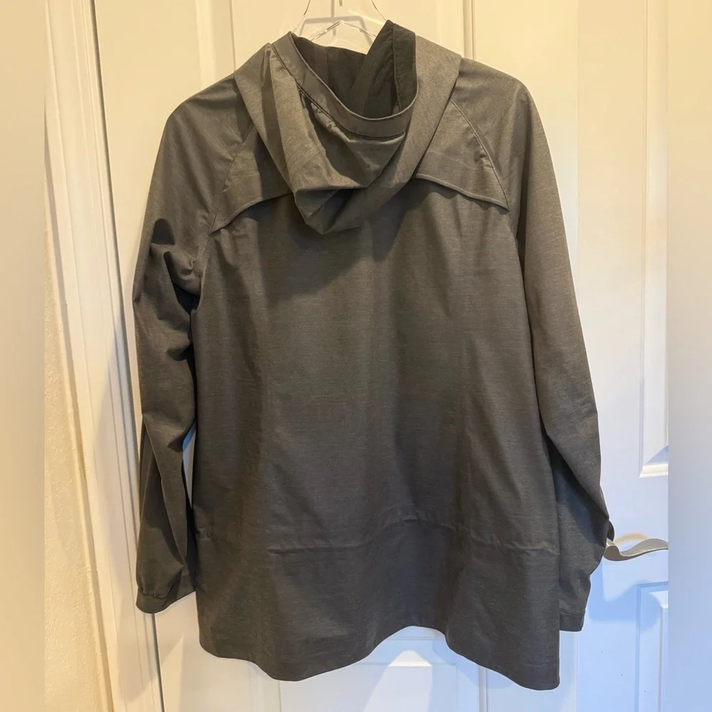 LULULEMON The Drizz‎ Jacket Grey size 10 Waxed Coated Water Resistant Reflective
